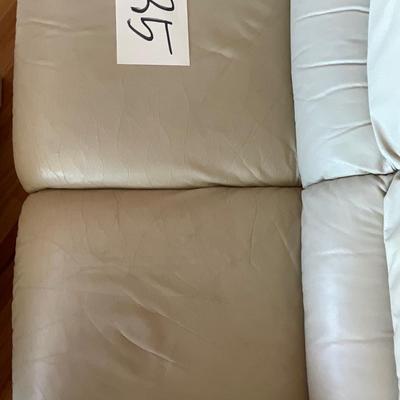 LR5-Loveseat (Leather)