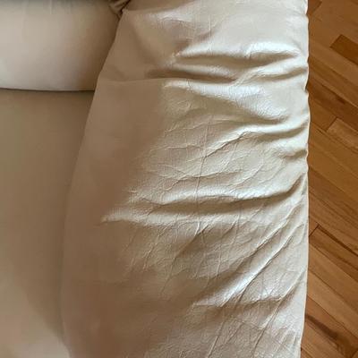 LR5-Loveseat (Leather)