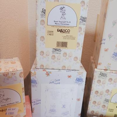 PRECIOUS MOMENTS FIGURINES (4)