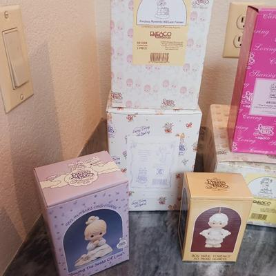 PRECIOUS MOMENTS FIGURINES (5)