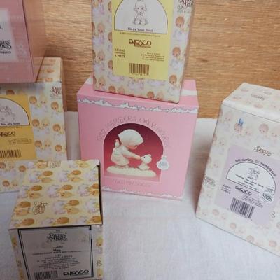PRECIOUS MOMENTS FIGURINES (9)
