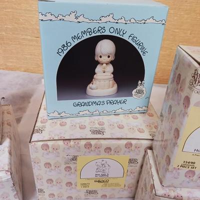 PRECIOUS MOMENTS FIGURINES (11)