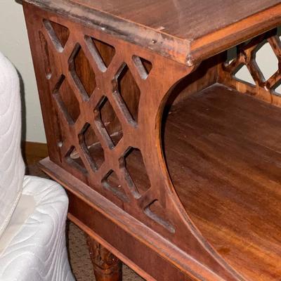 MB3-Side Table