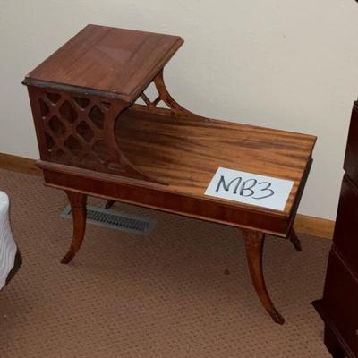 MB3-Side Table
