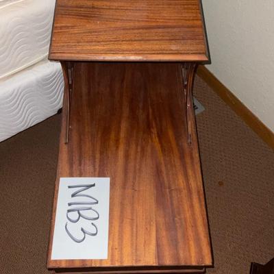 MB3-Side Table