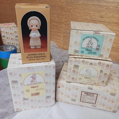 PRECIOUS MOMENTS FIGURINES (12)