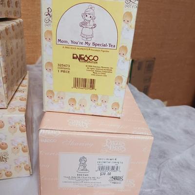 PRECIOUS MOMENTS FIGURINES (12)