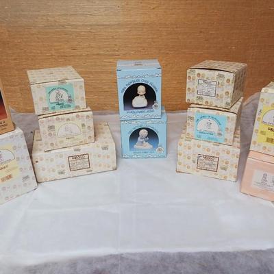 PRECIOUS MOMENTS FIGURINES (12)