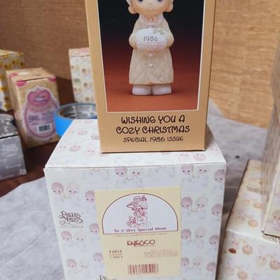 PRECIOUS MOMENTS FIGURINES (12)