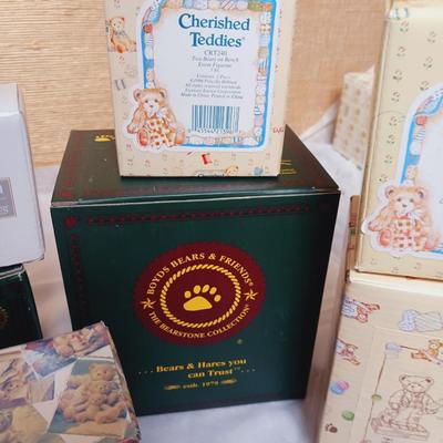 CHERISHED TEDDIES & BOYD'S BEAR FIGURINES