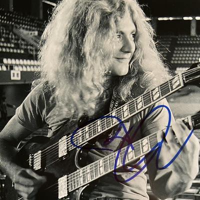 Led Zeppelin Robert Plant signed photo