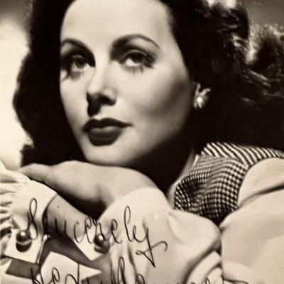 Hedy Lamarr facsimile signed photo. 3x5 inches
