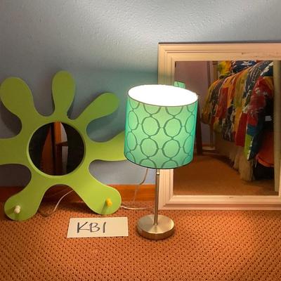 KB1-Mirror with Hooks, Lamp and white mirror