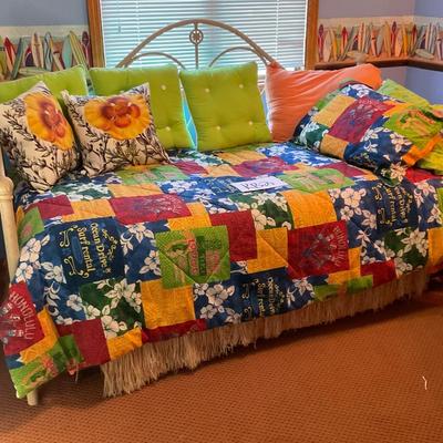 KB2 Day bed with trundle plus bedding