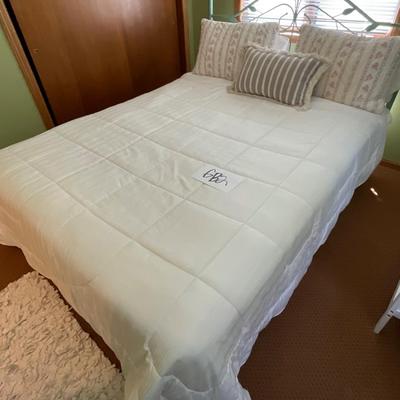 GB2-Queen Bed with Headboad, frame, bedding