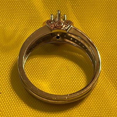 Ladies Sterling Silver CZ Ring Size 11-3/4 in VG Preowned Condition as Pictured.