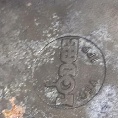 Lodge Cast Iron Roasting Pan- Approx 21 1/2" x 11 1/2" x 3 1/4" Tall