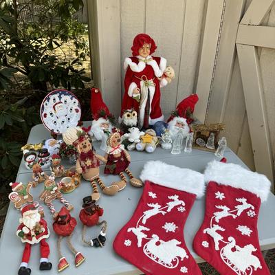 Holiday Decor Lot 1