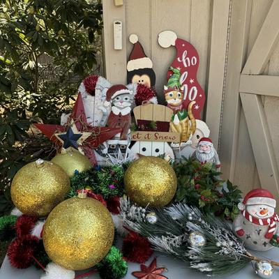 Holiday Decor Lot 2