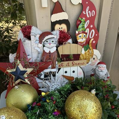 Holiday Decor Lot 2