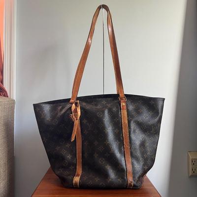 Louis Vuitton Sak Shopping Tote Bag