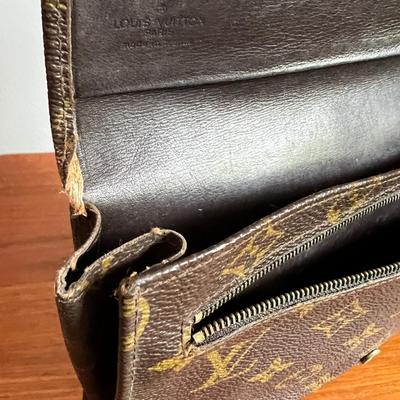 Louis Vuitton Envelope Clutch Purse