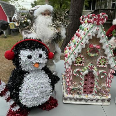 Thomas Kinkade “Sparkle of the Season” Lot