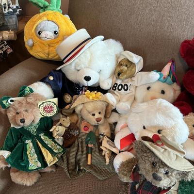 Stuffy Lot 10- Great to donate for holiday toy drives