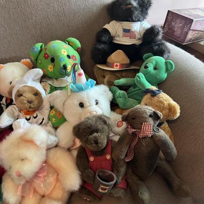 Stuffy Lot 10- Great to donate for holiday toy drives