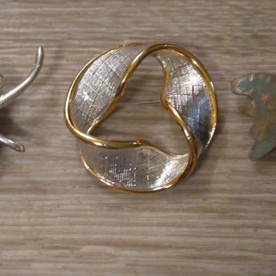 Angel Brooch Lot