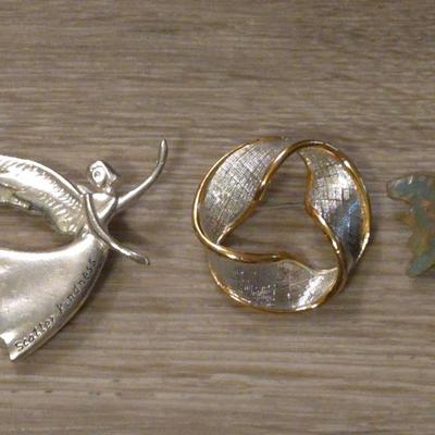 Angel Brooch Lot