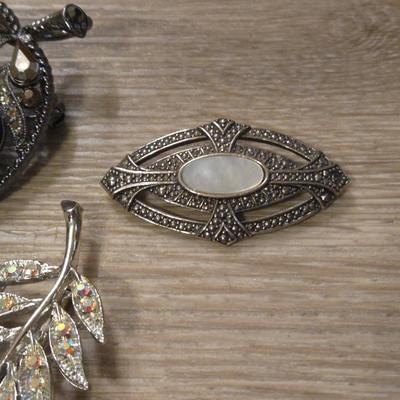 Leaf Mixed Brooch Lot