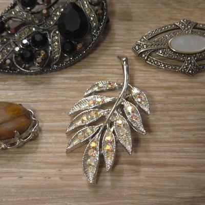 Leaf Mixed Brooch Lot