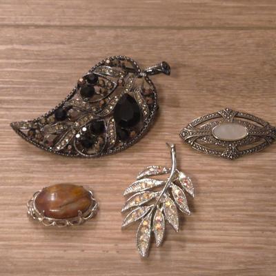 Leaf Mixed Brooch Lot