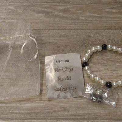 Pearl & Black Onyx Bracelet & Earrings