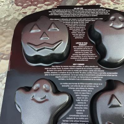 Wilton Mini Cake Pan Halloween