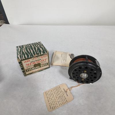1492 Pfueger Medalist Fishing Reel