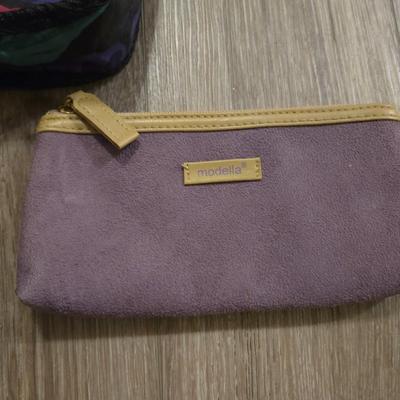 (3) Cosmetic Bags