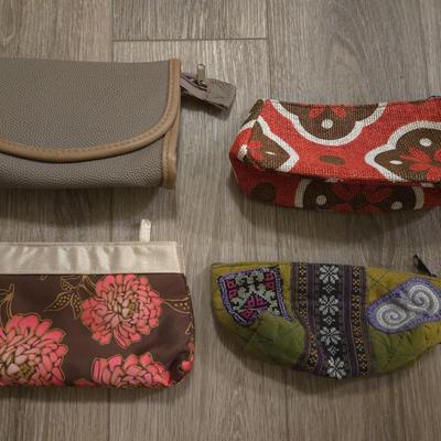 (4) Cosmetic Bags