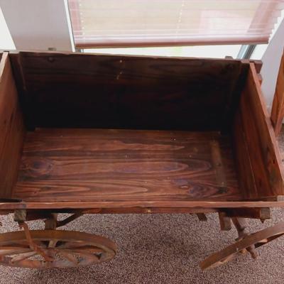 RUSTIC WOODEN WAGON