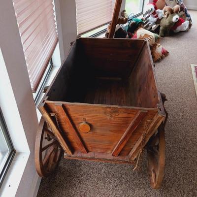 RUSTIC WOODEN WAGON