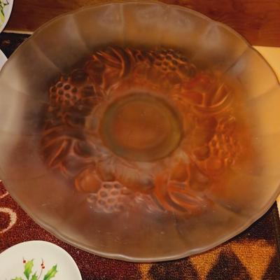 CHRISTMAS DINNERWARE AND A GLASS SHALLOW BOWL