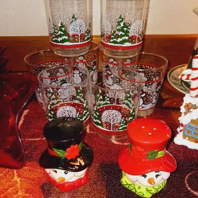CHRISTMAS GLASSES AND SERVEWARE