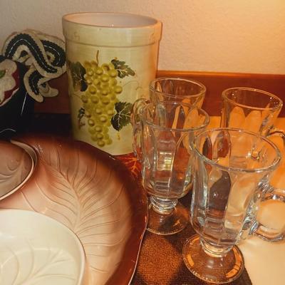 ROOSTERS AND OTHER KITCHEN ITEMS