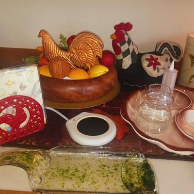 ROOSTERS AND OTHER KITCHEN ITEMS