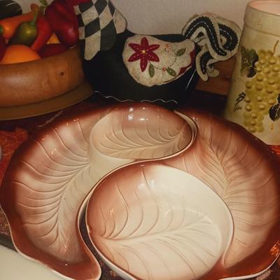 ROOSTERS AND OTHER KITCHEN ITEMS