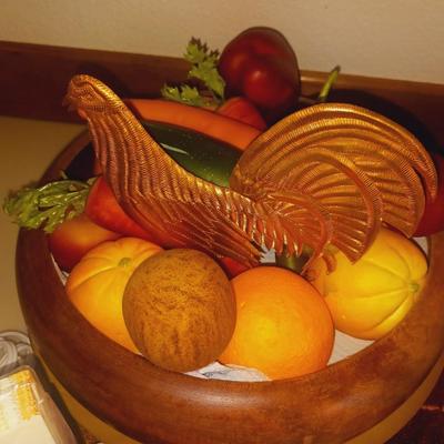 ROOSTERS AND OTHER KITCHEN ITEMS