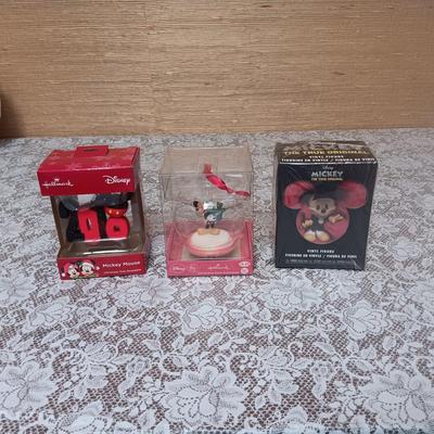 DISNEY HALLMARK MICKEY MOUSE CHRISTMAS ORNAMENTS AND A VINYL FIGURE