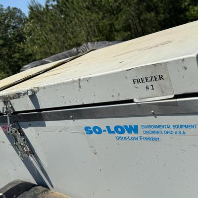 SO LOW CHEST STYLE model C85-9 (9 cubic ft) 7915 new