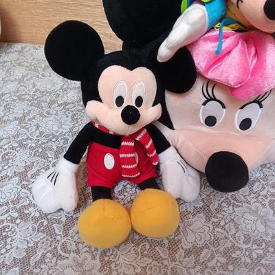 MICKEY MOUSE BASKET AND PLUSH TOYS